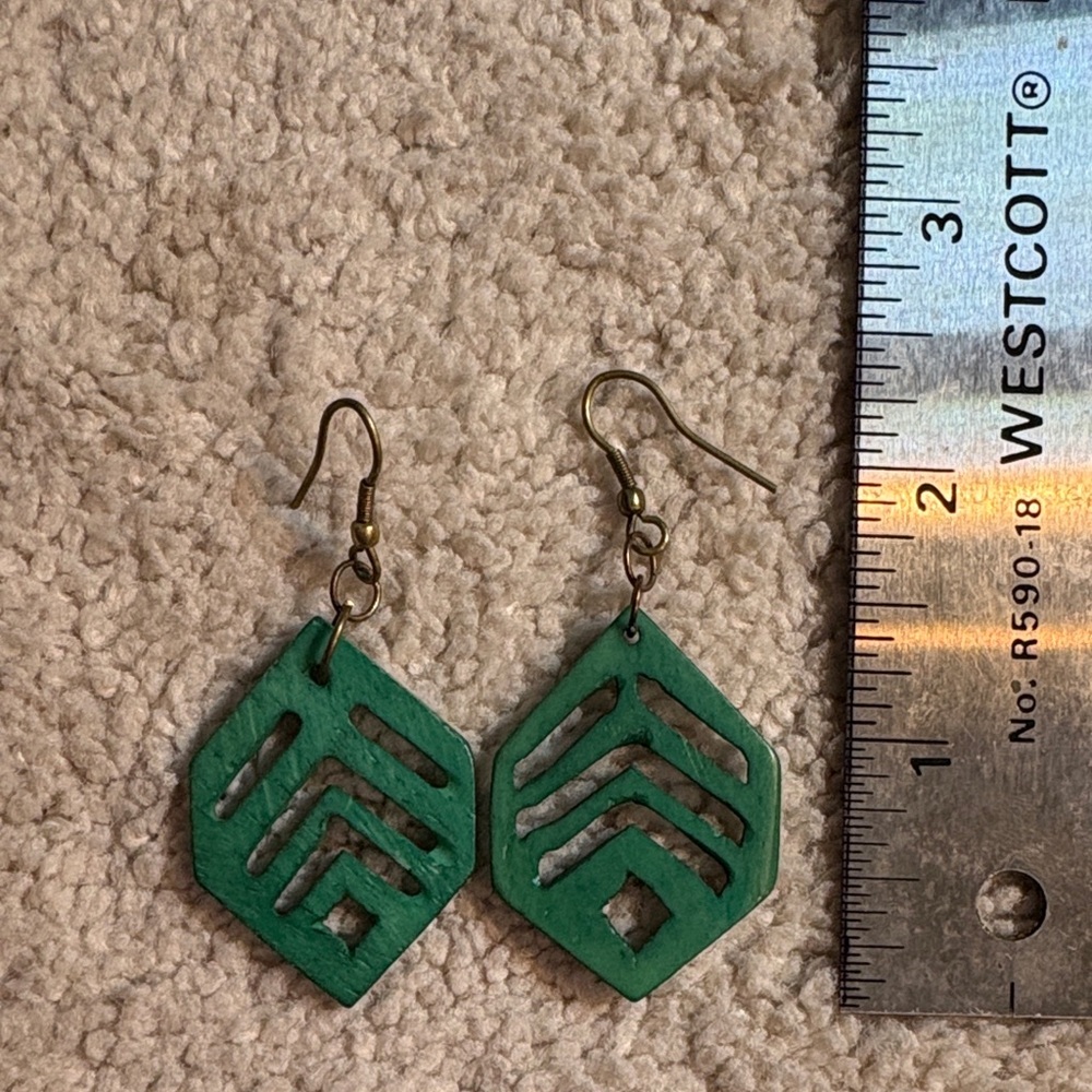 Green Geometric Cutout Dangle Earrings
